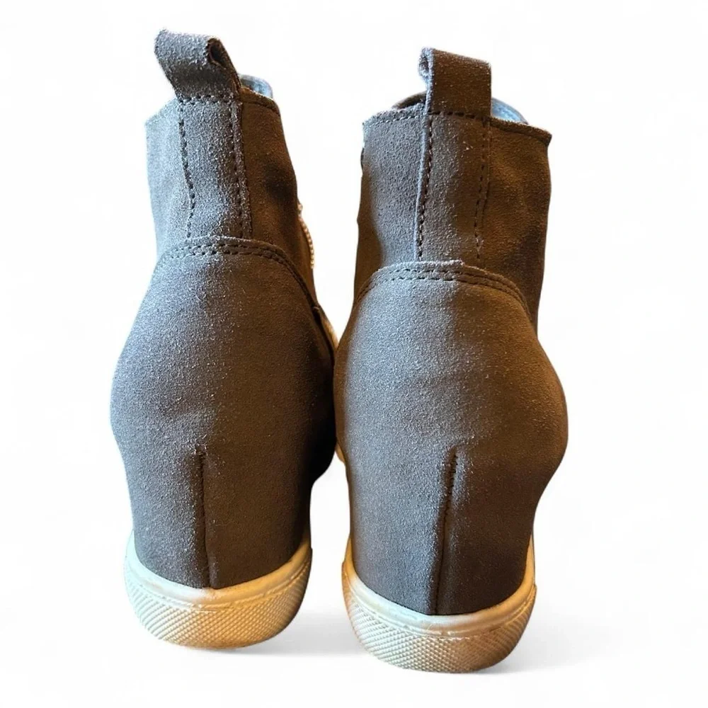 Gray Wedgie Sneakers | 8.5